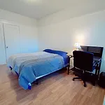 Sunny Sf Home - Cozy, Spacious, Convenient W/Parking, A+ Location!!
